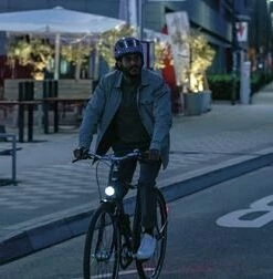 Abus Hyban 2.0 LED Signal Silver Shiny M. Indbygget Led Lys - Cykelhjelm -Deals Cykelhjelm til landevej Store abus hyban 20 led signal silver shiny m indbygget led lys cykelhjelm 5