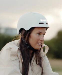 Hecto+ Vision M. Indbygget Lys Hvid - Cykelhjelm -Deals Cykelhjelm til landevej Store hecto vision m indbygget lys hvid cykelhjelm 2