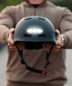 Hecto+ Vision M. Indbygget Lys Sort - Cykelhjelm 8 Hecto+ Vision M. Indbygget Lys Sort - Cykelhjelm -Deals Cykelhjelm til landevej Store hecto vision m indbygget lys sort cykelhjelm 1